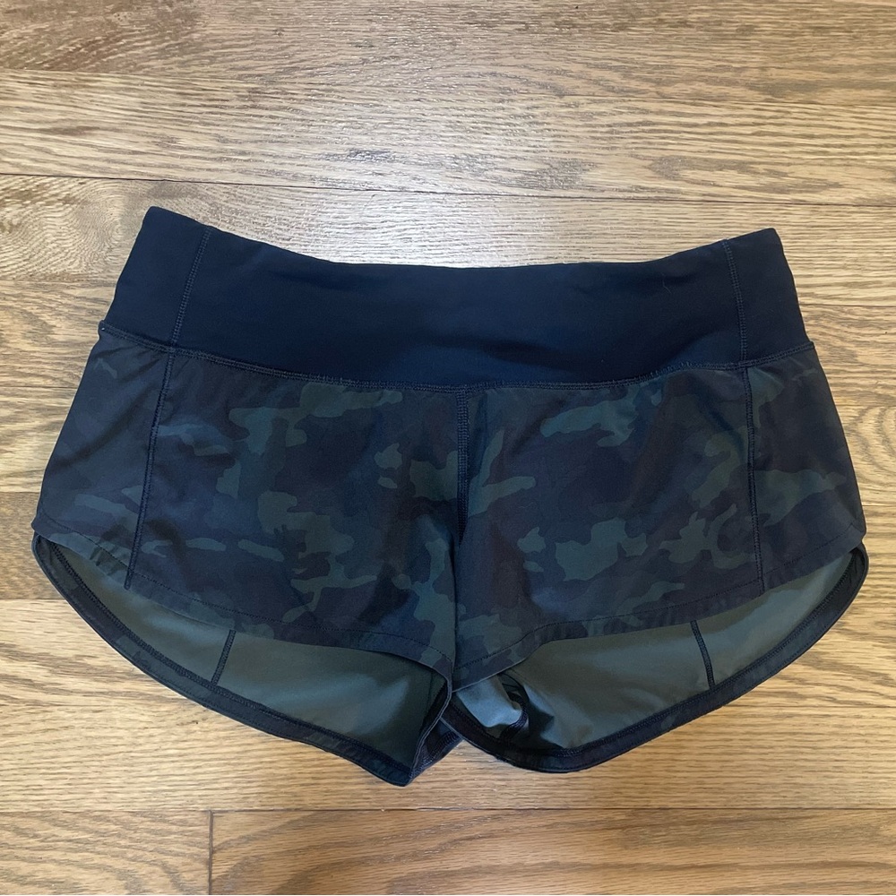 LULULEMON Speed-Up Shorts - Incognito Camo Multi Gator Green & Black - Sz 4 - Picture 5 of 11